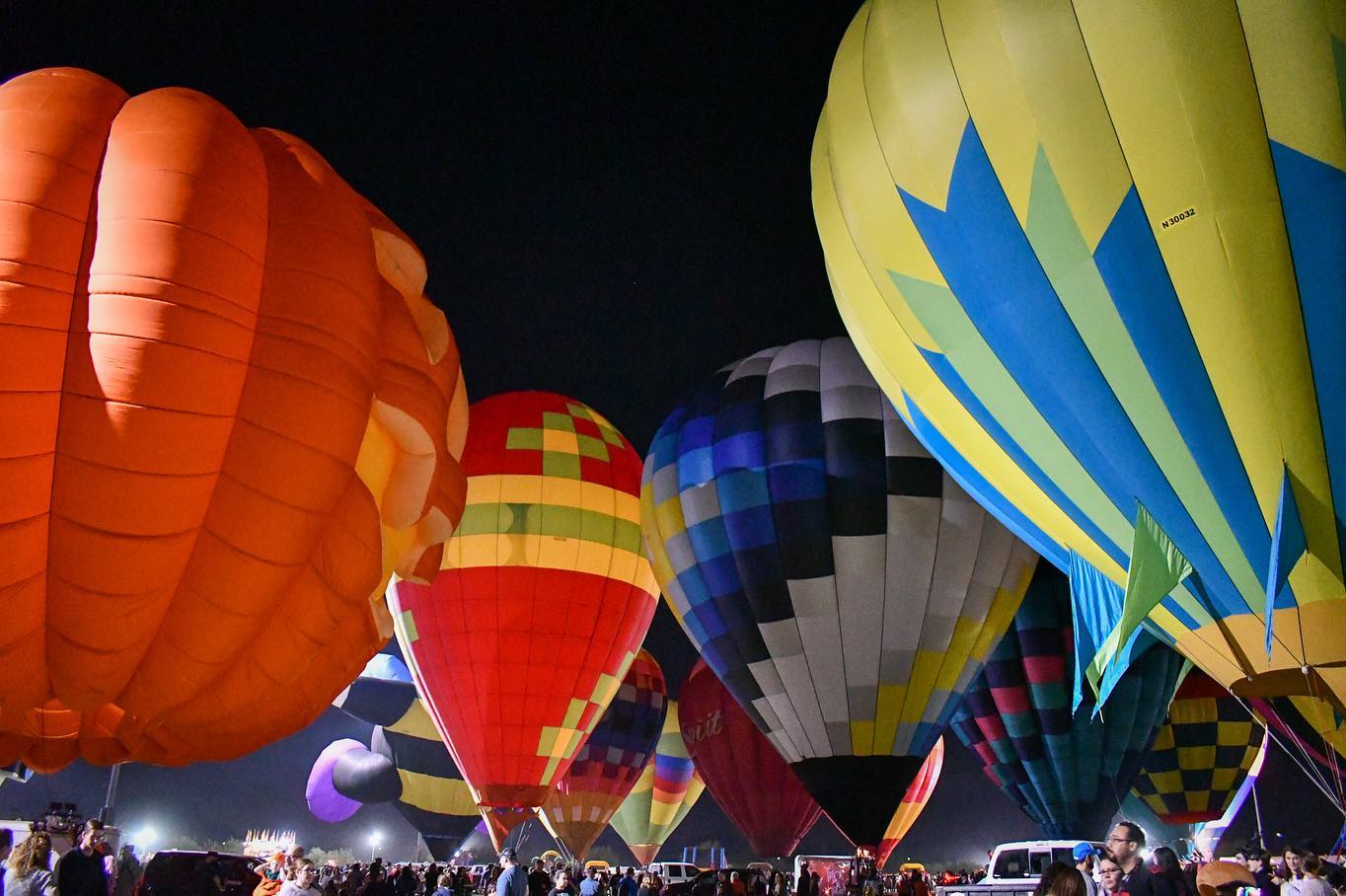 hot air balloons night